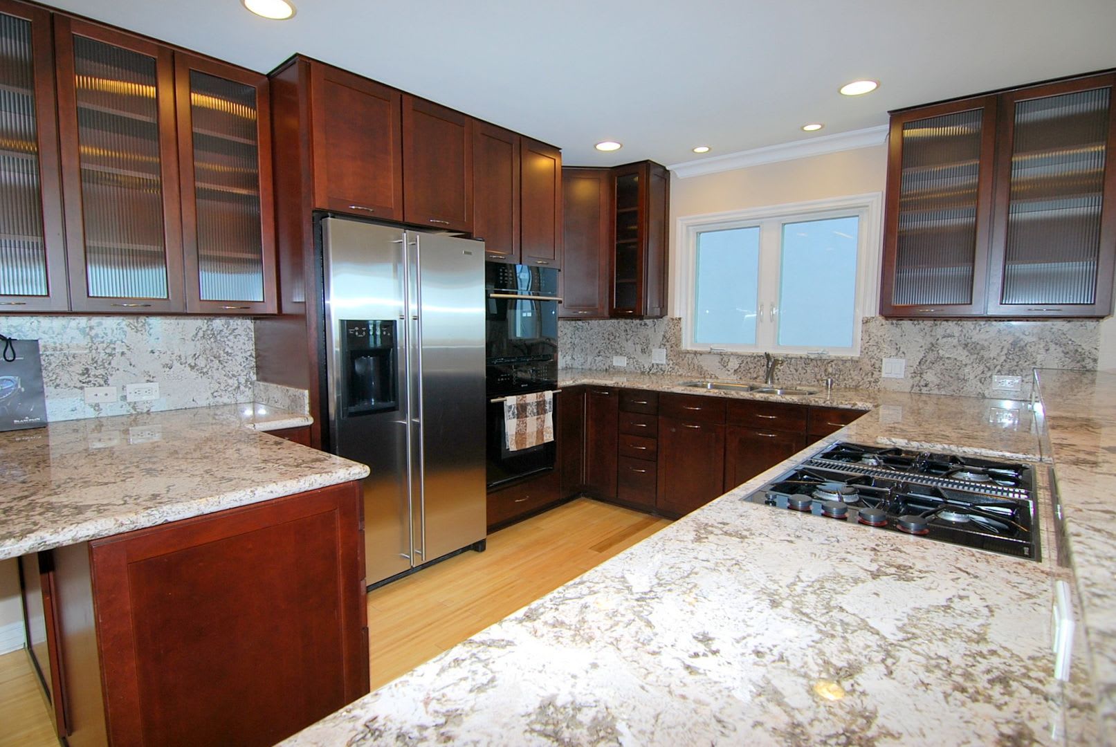 Ocean Views, High End Appliances and Large Deck with Beach Access – photo 5