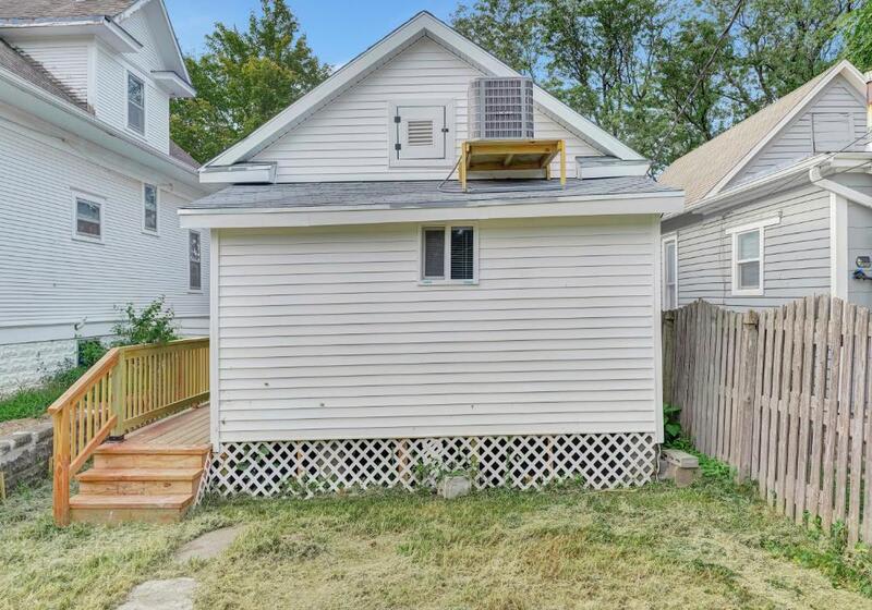 820 Charleston St – photo 3