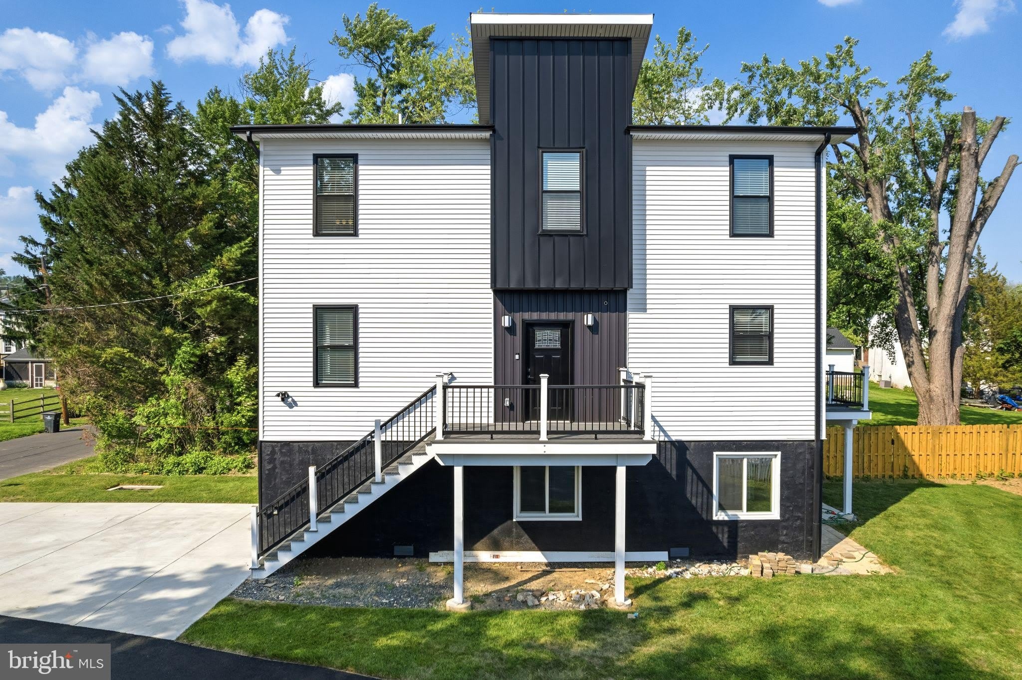 2370 RANDOLPH Street – photo 1