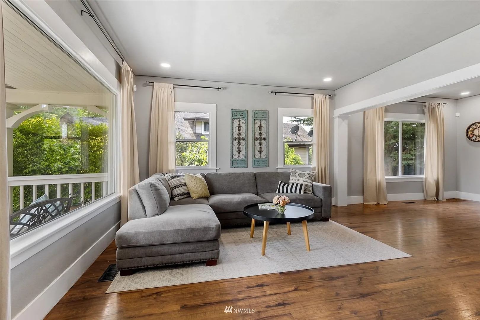 Beautiful, Spacious Tacoma Home! Apply today! – photo 4