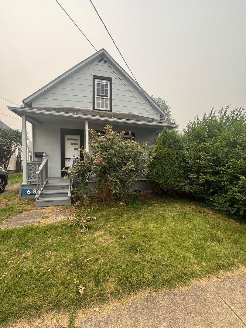 2bd Single Cash Pay/Section 8 – photo 1