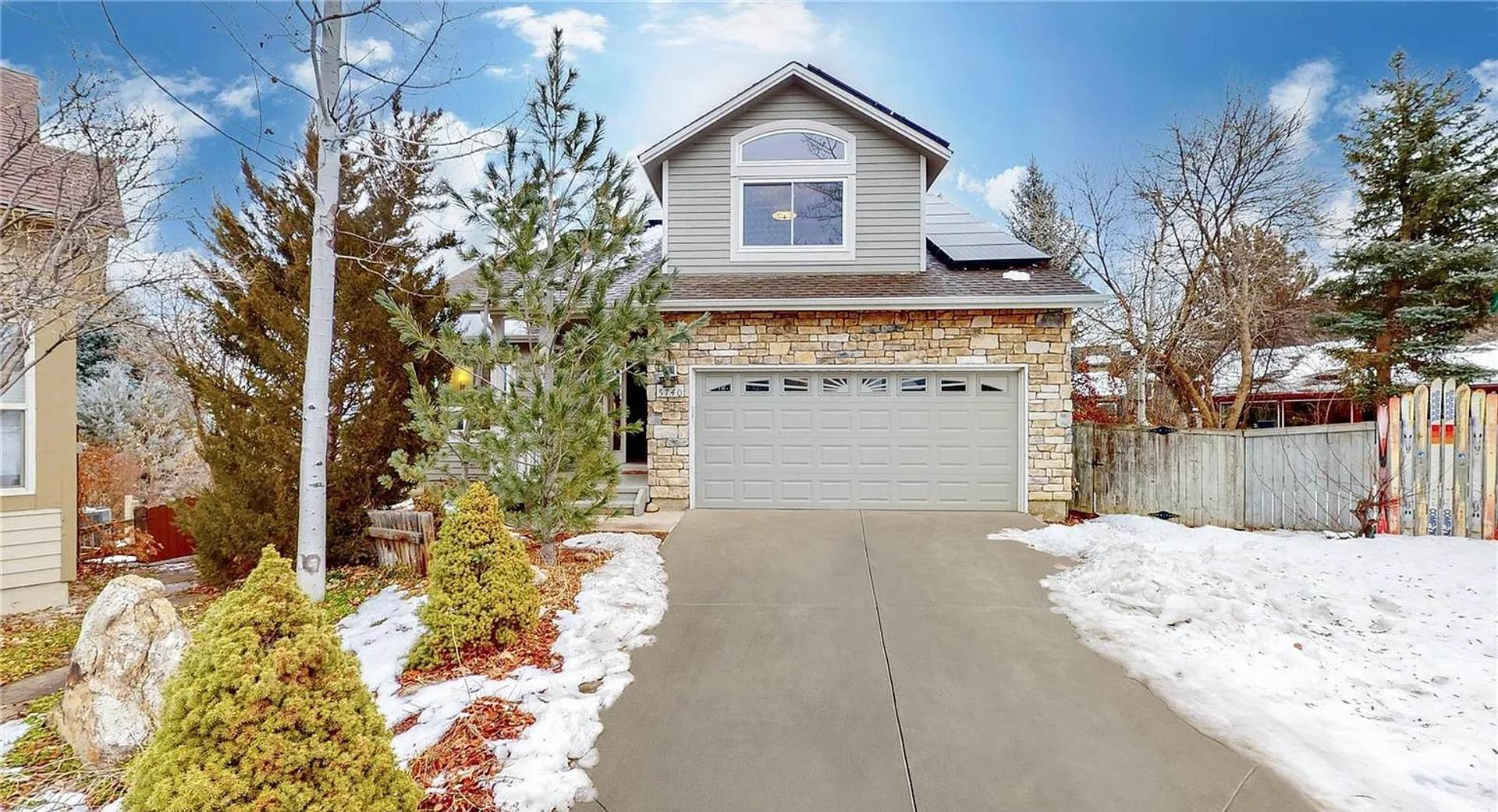 Stunning 5Bed 3 5Bath Modern Home On Spacious Lot In Quiet Boulder Cul De Sac – photo 2