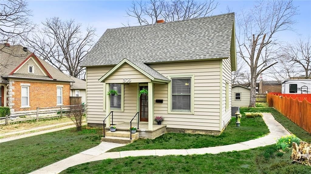 309 N 3rd Street – photo 1