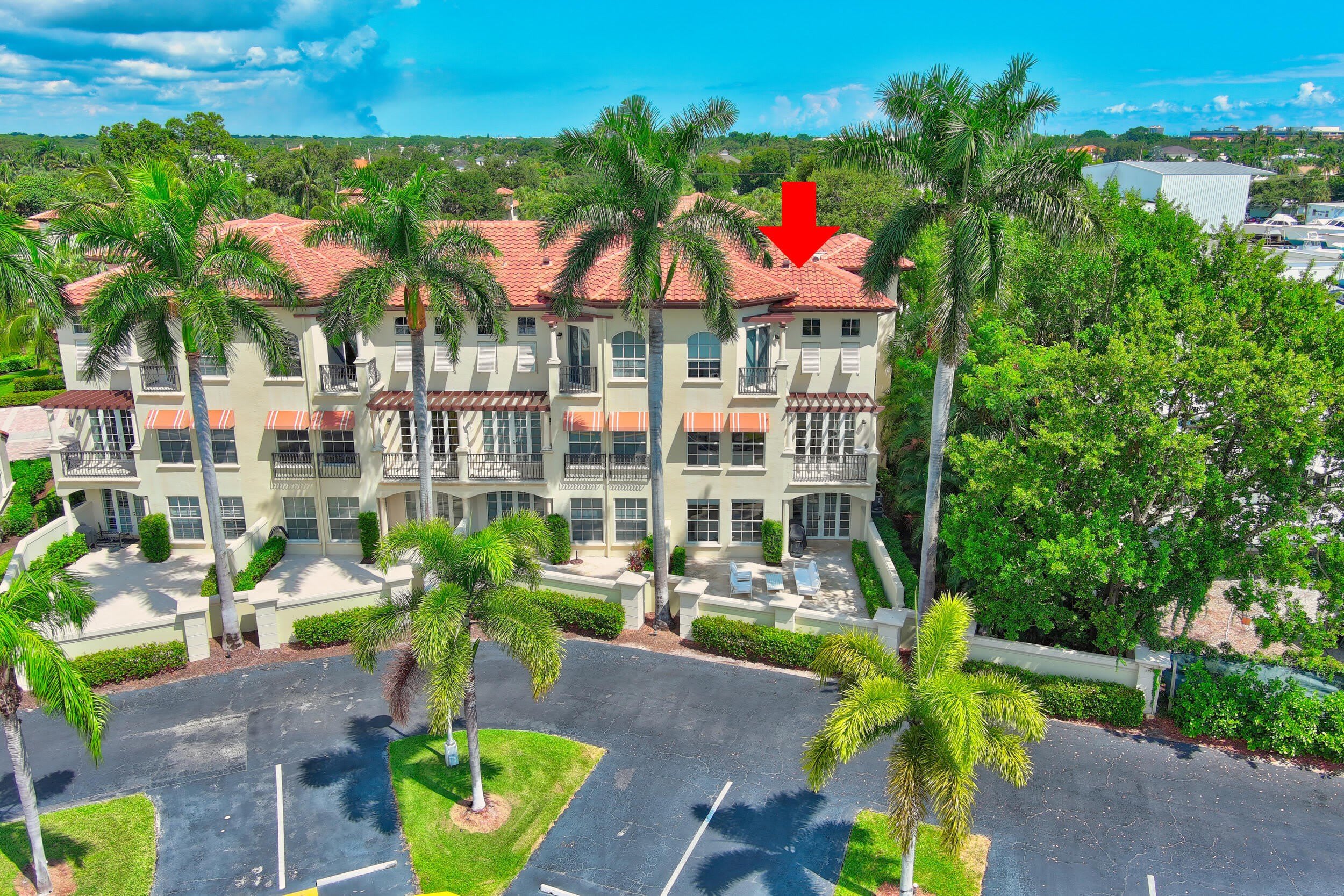 27 Marina Gardens Drive – photo 3