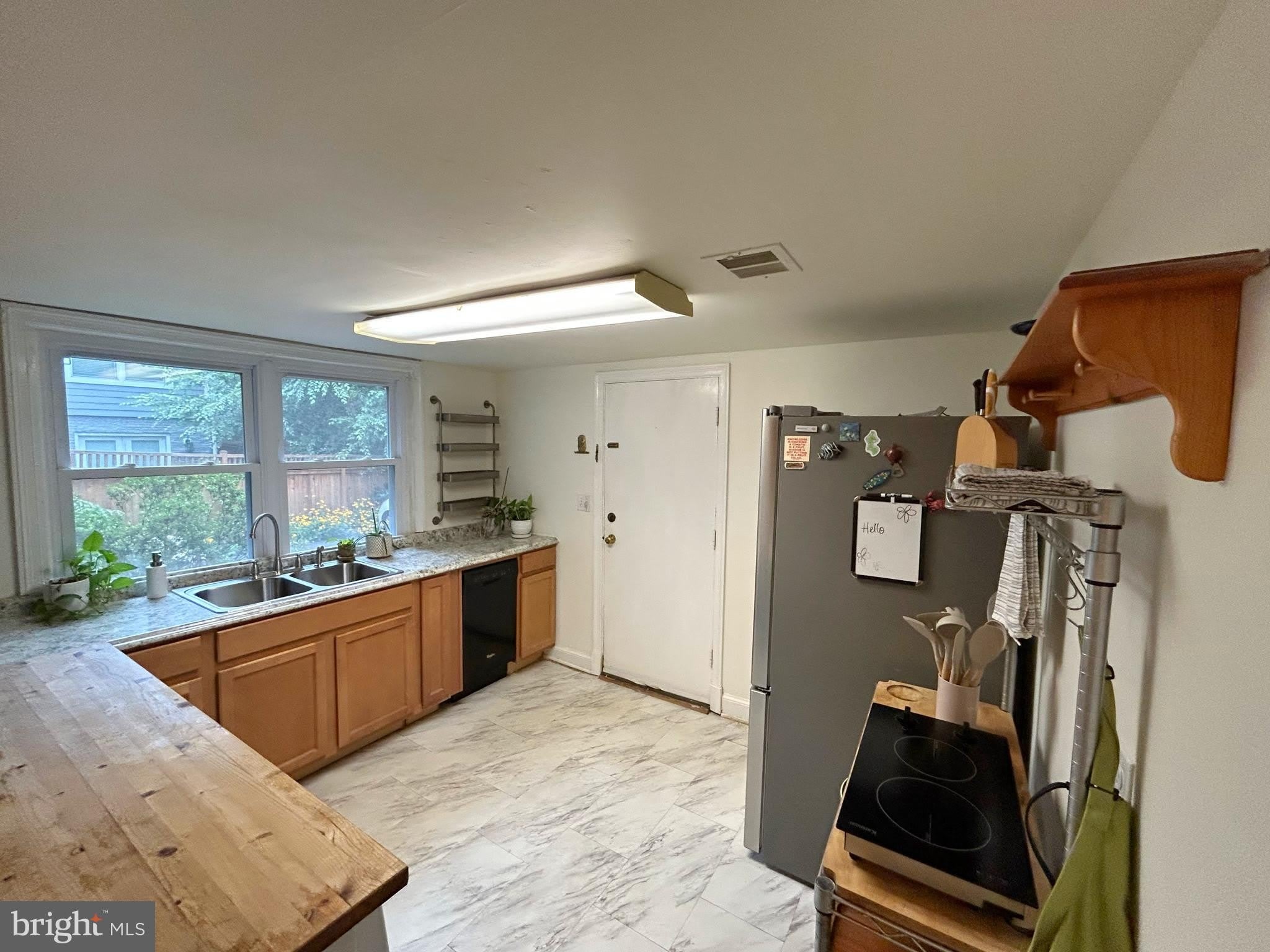 4018 N TAYLOR Street – photo 3