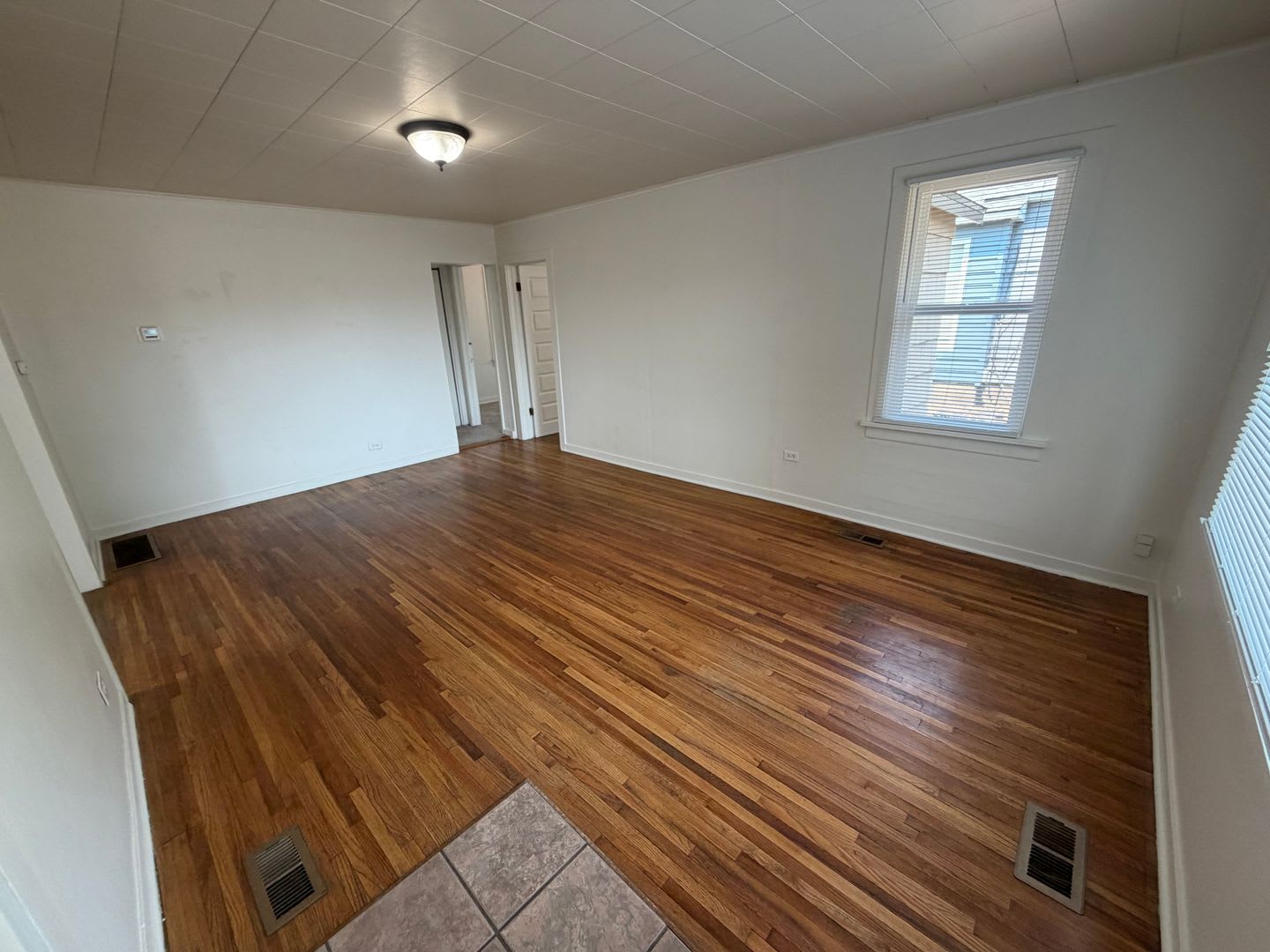 Adorable Shadle Bungalow – photo 2