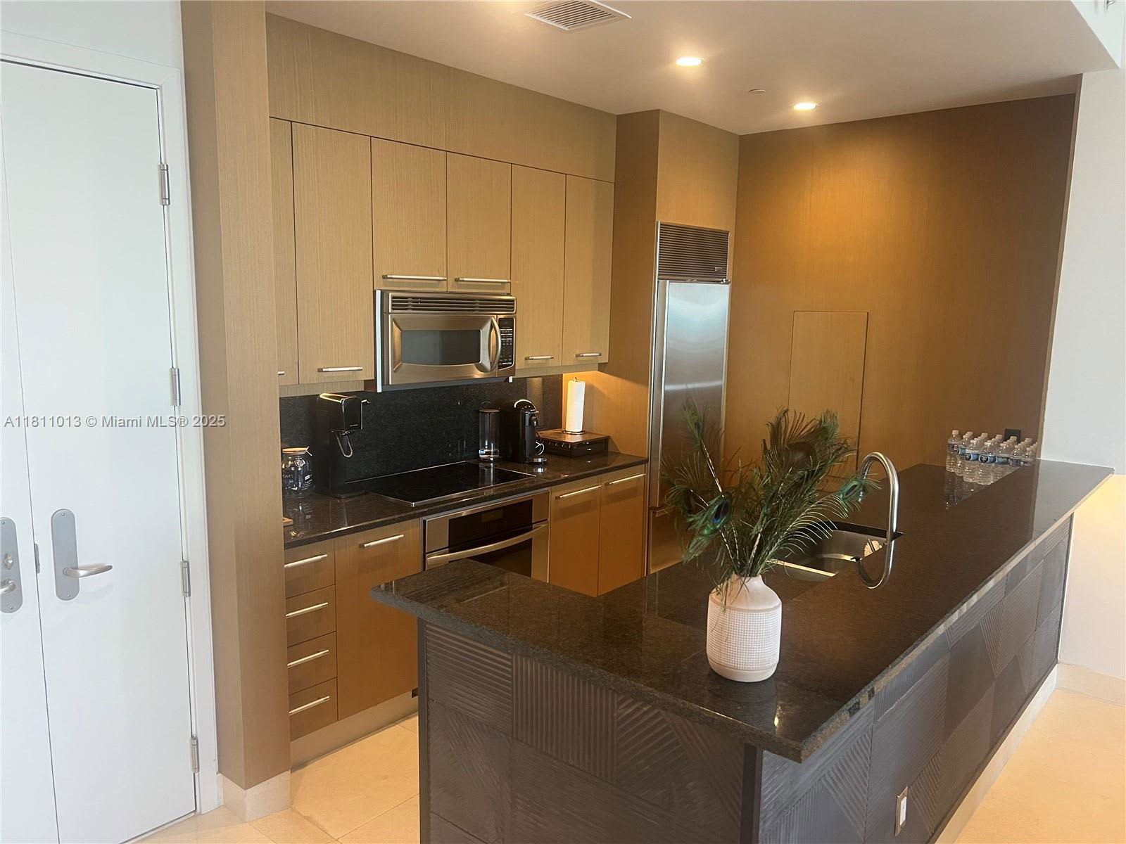 901 Brickell Key Boulevard – photo 2
