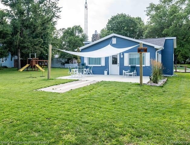 7961 LAKESHORE Road – photo 2