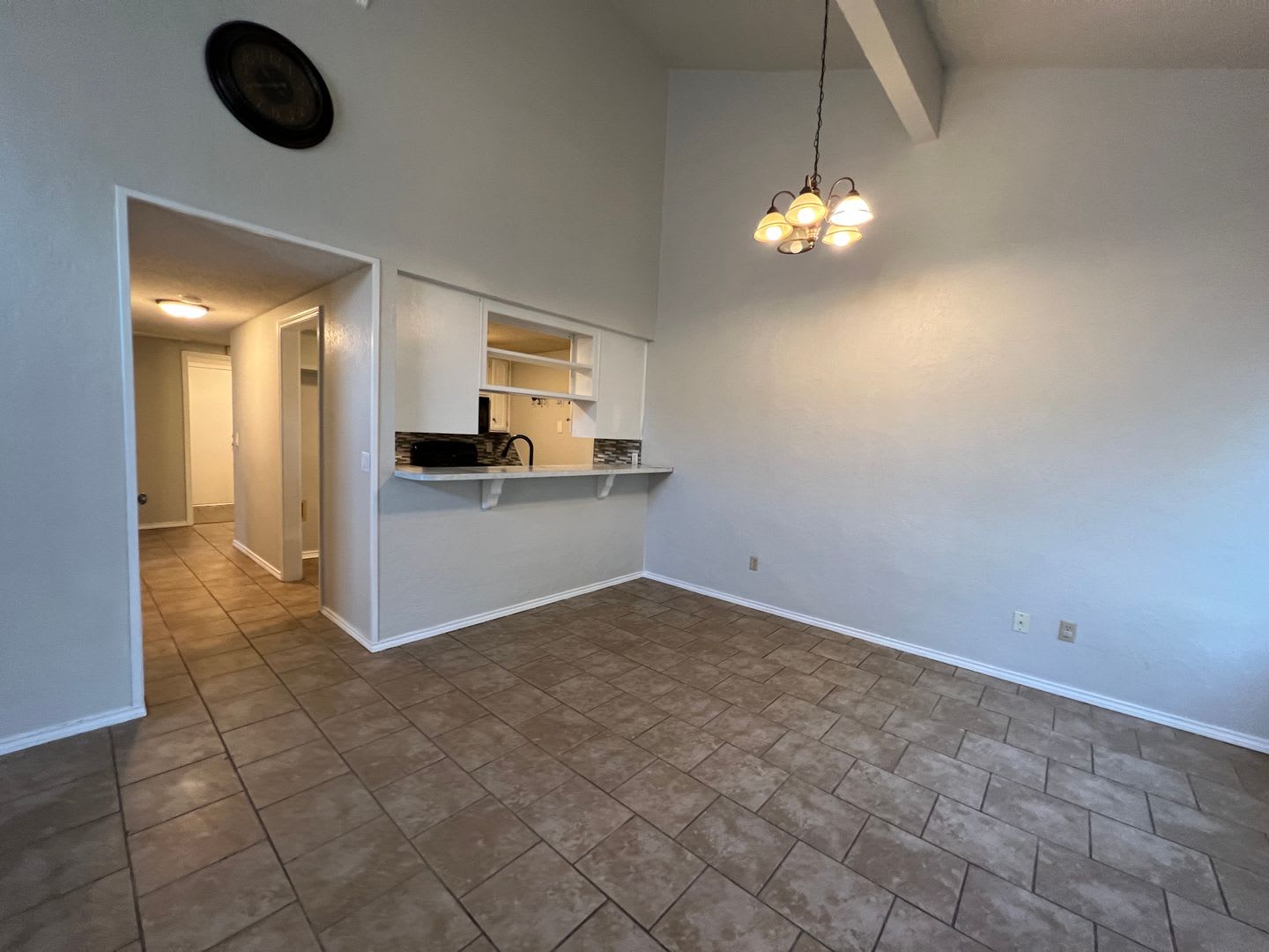 3 Bedroom 2 bathroom Moore Schools!!! $300 OFF 1st Months Rent!!! – photo 4