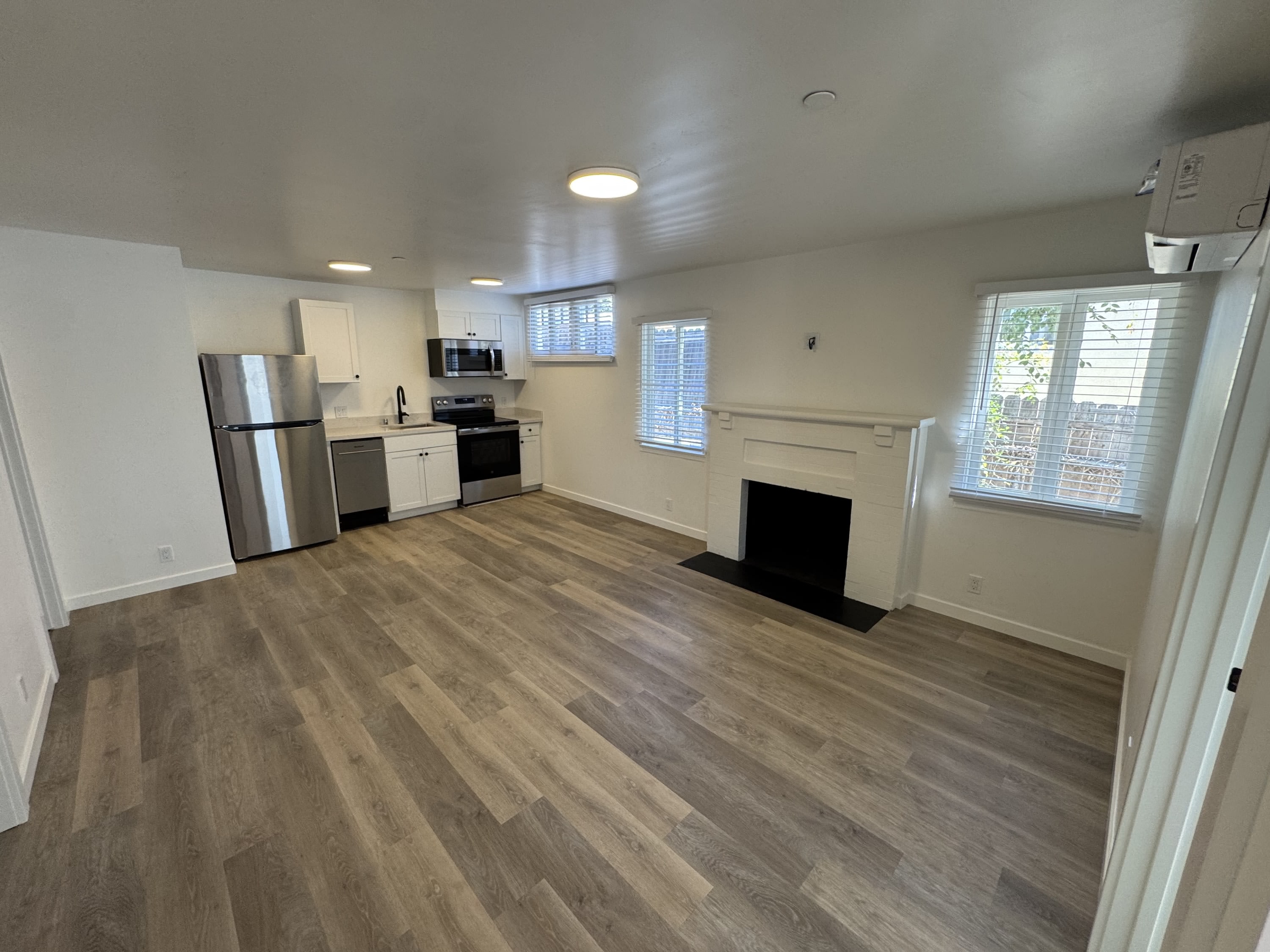 1327 Cacique Street – photo 2