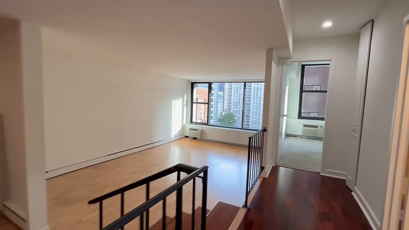 833 N Dearborn St – photo 3
