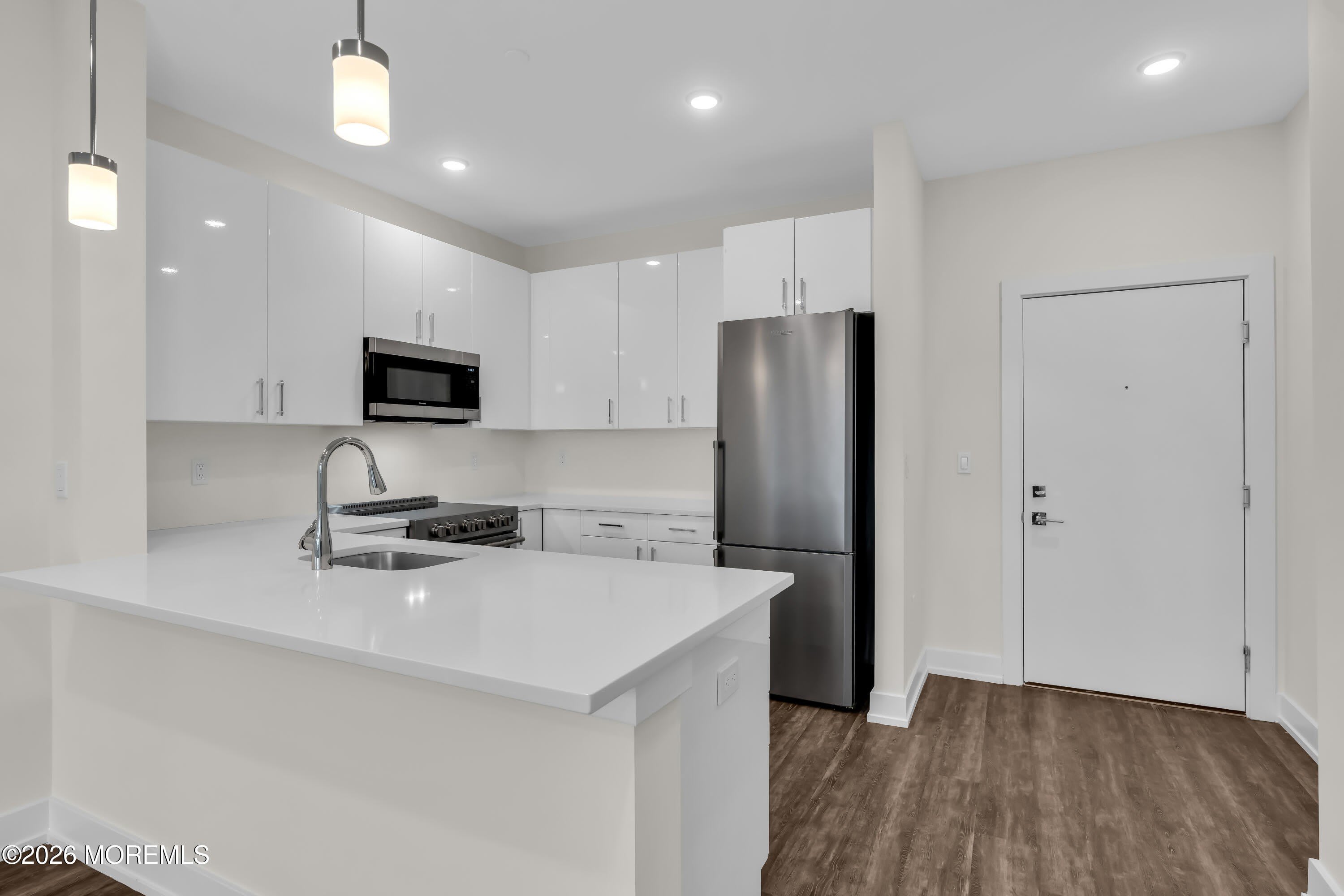 521 Lake Avenue – photo 4