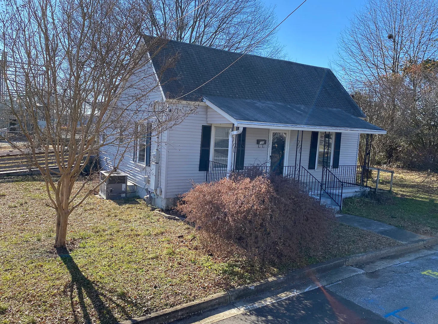 105 Lake Ave – photo 1