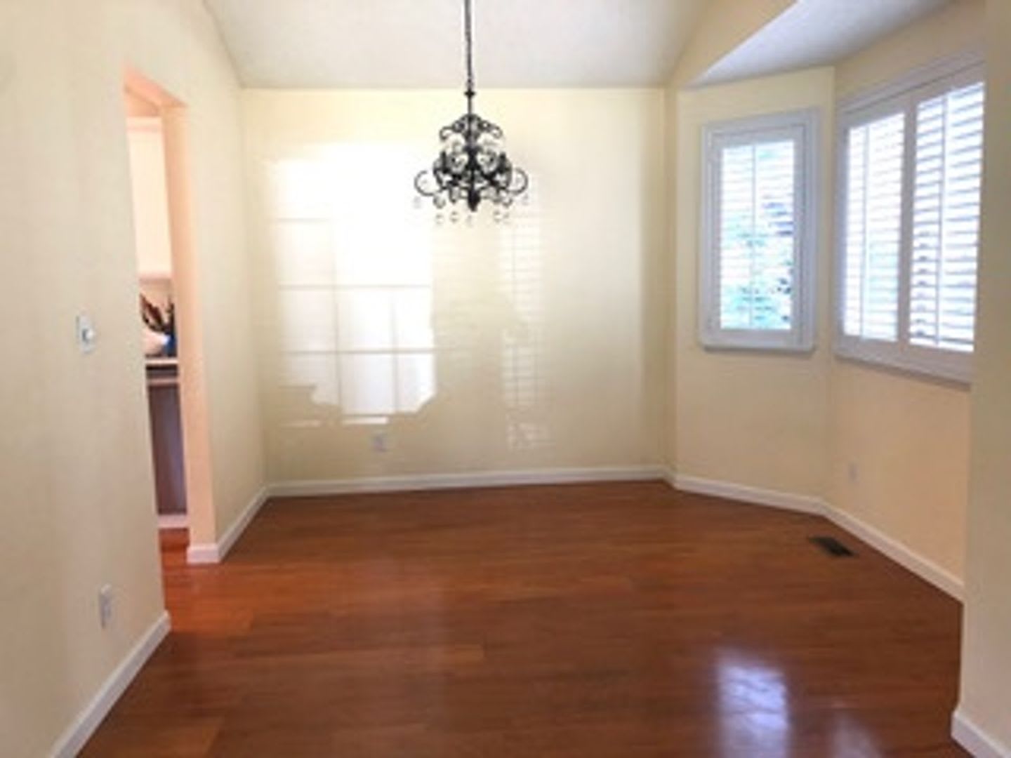 Spacious 4 bedroom in Finn Hill/Juanita area in a cul-de-sac with large backyard – photo 4