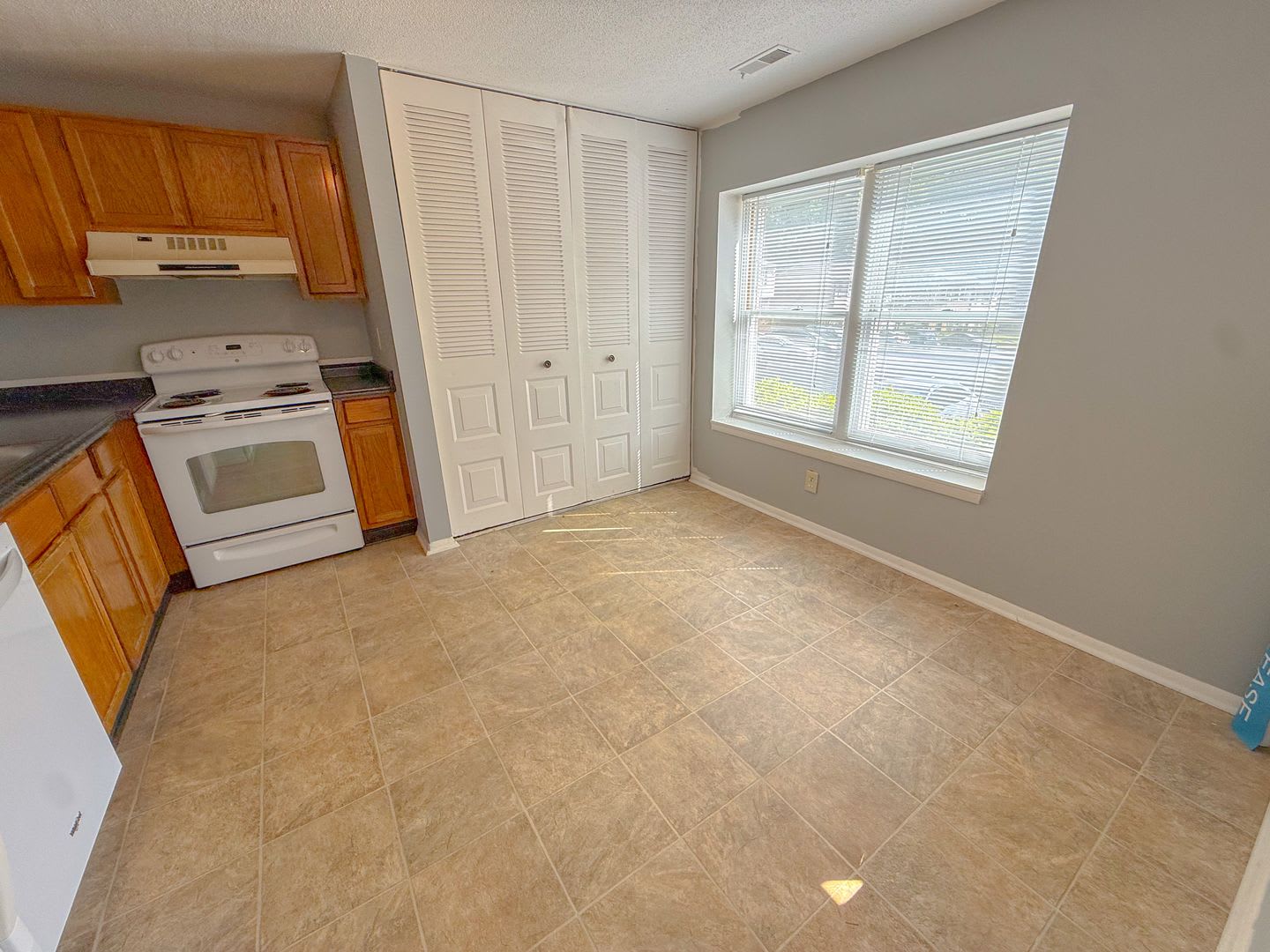 Move In Ready North Raleigh Townhome Near I 440 I 540 – photo 2