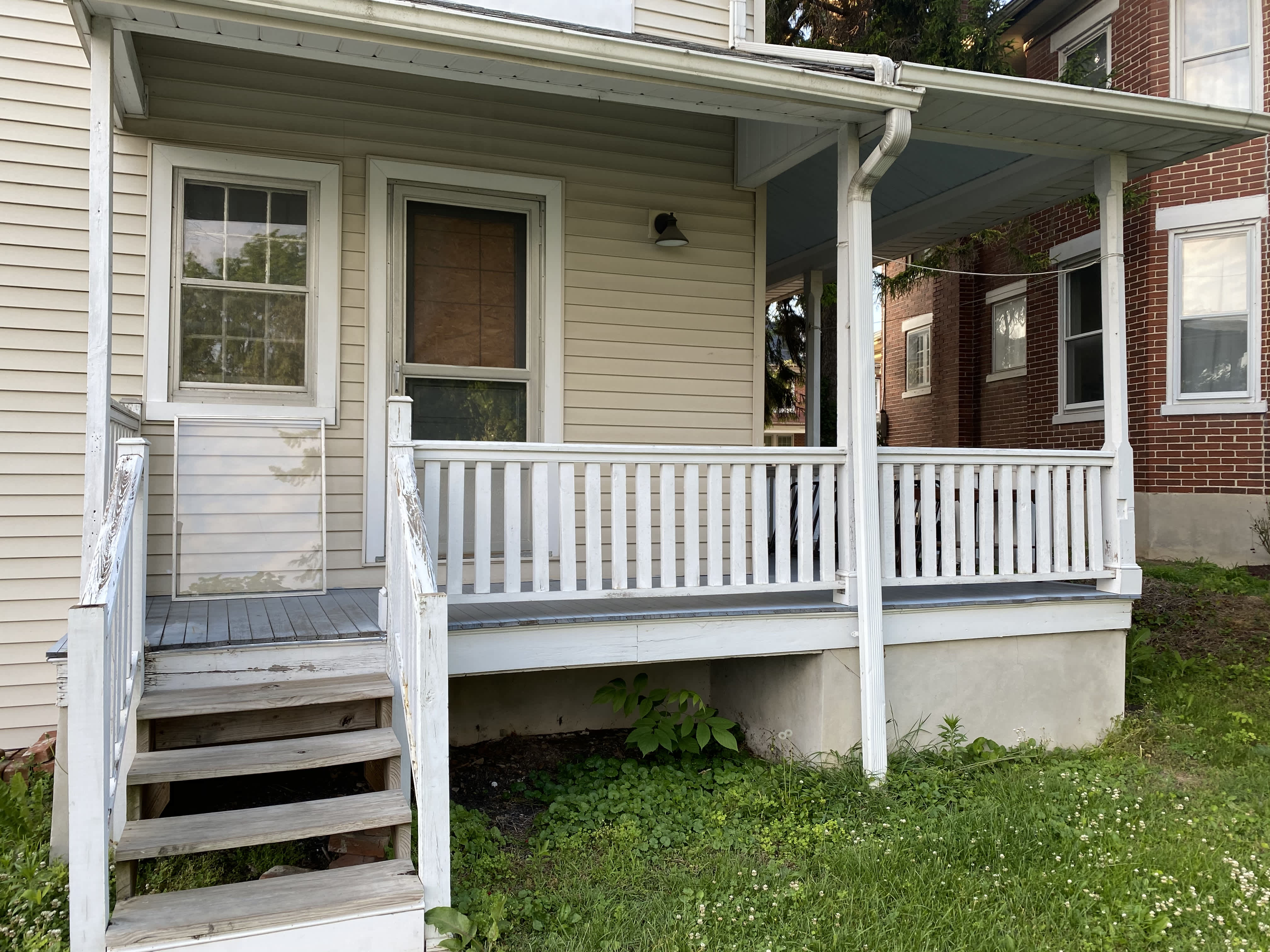 210 W Main St – photo 3