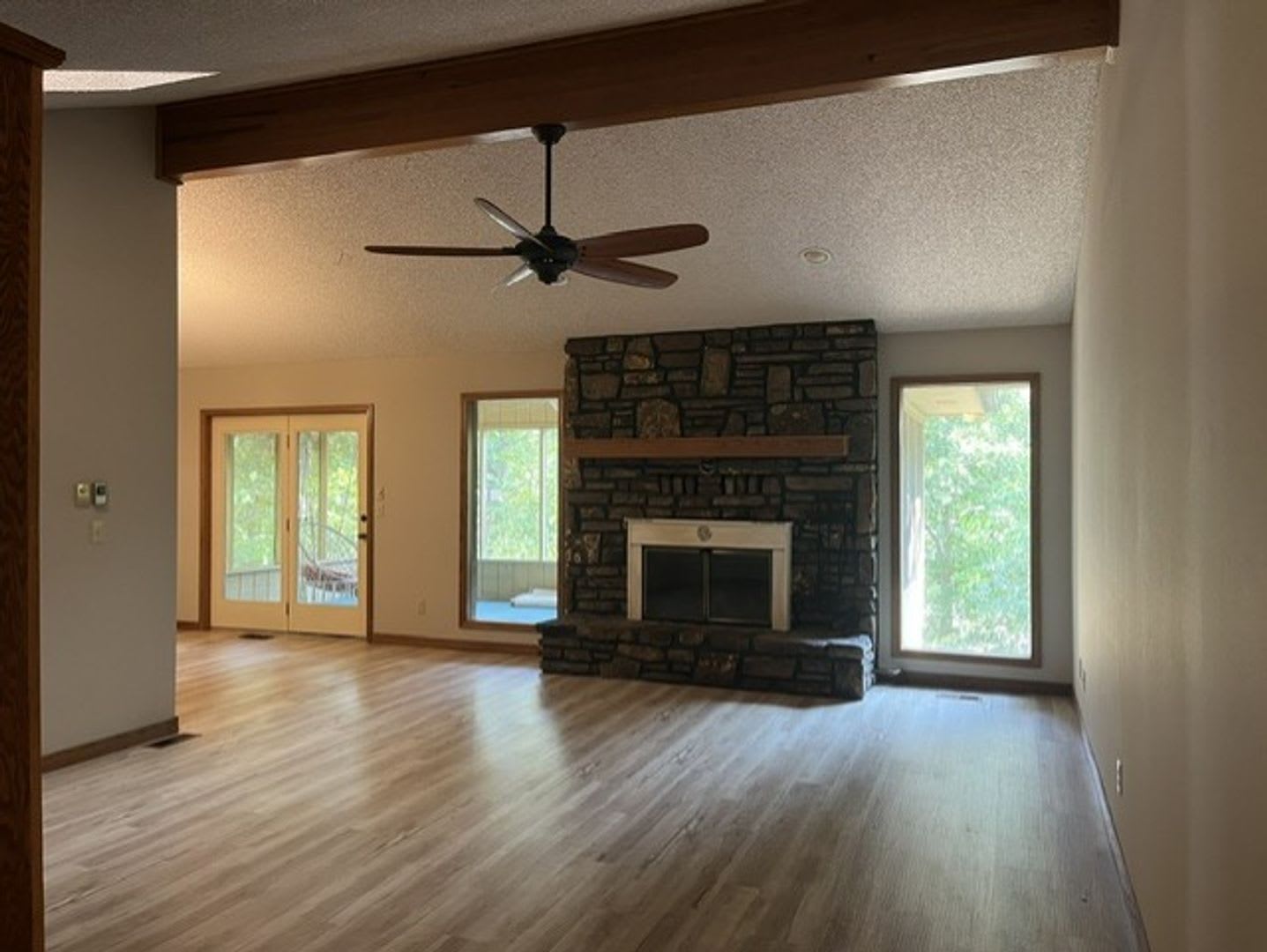 Bella Vista Close to Lake Windsor! – photo 3