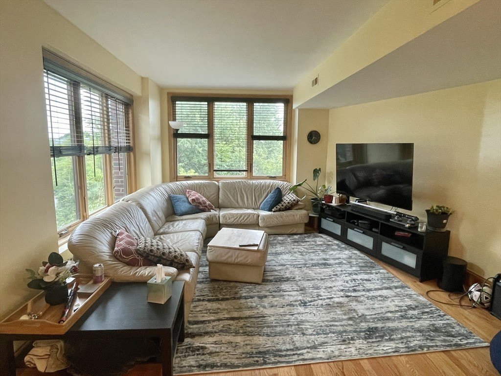 128 Warren St. – photo 3