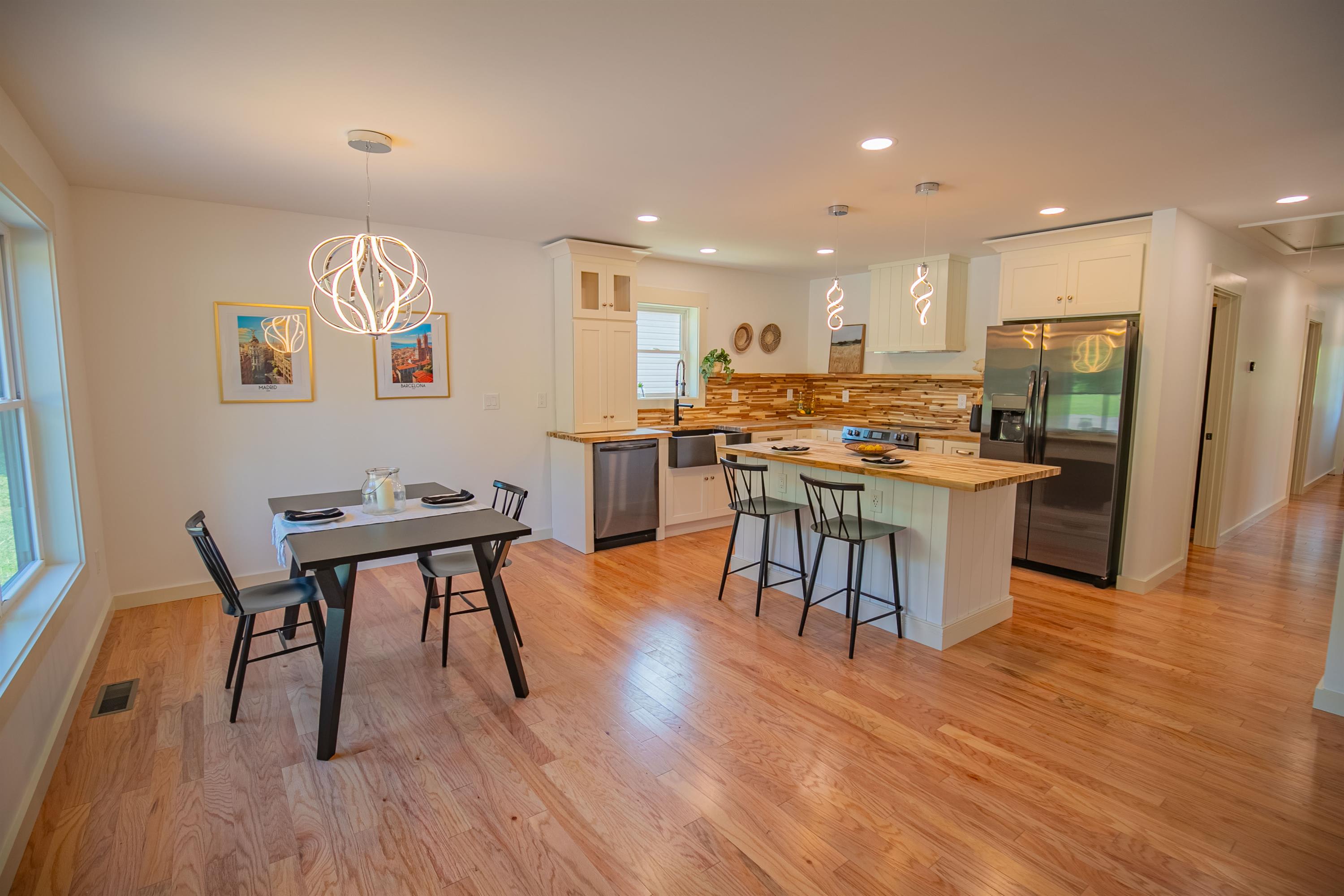 2624 Washington Avenue – photo 2