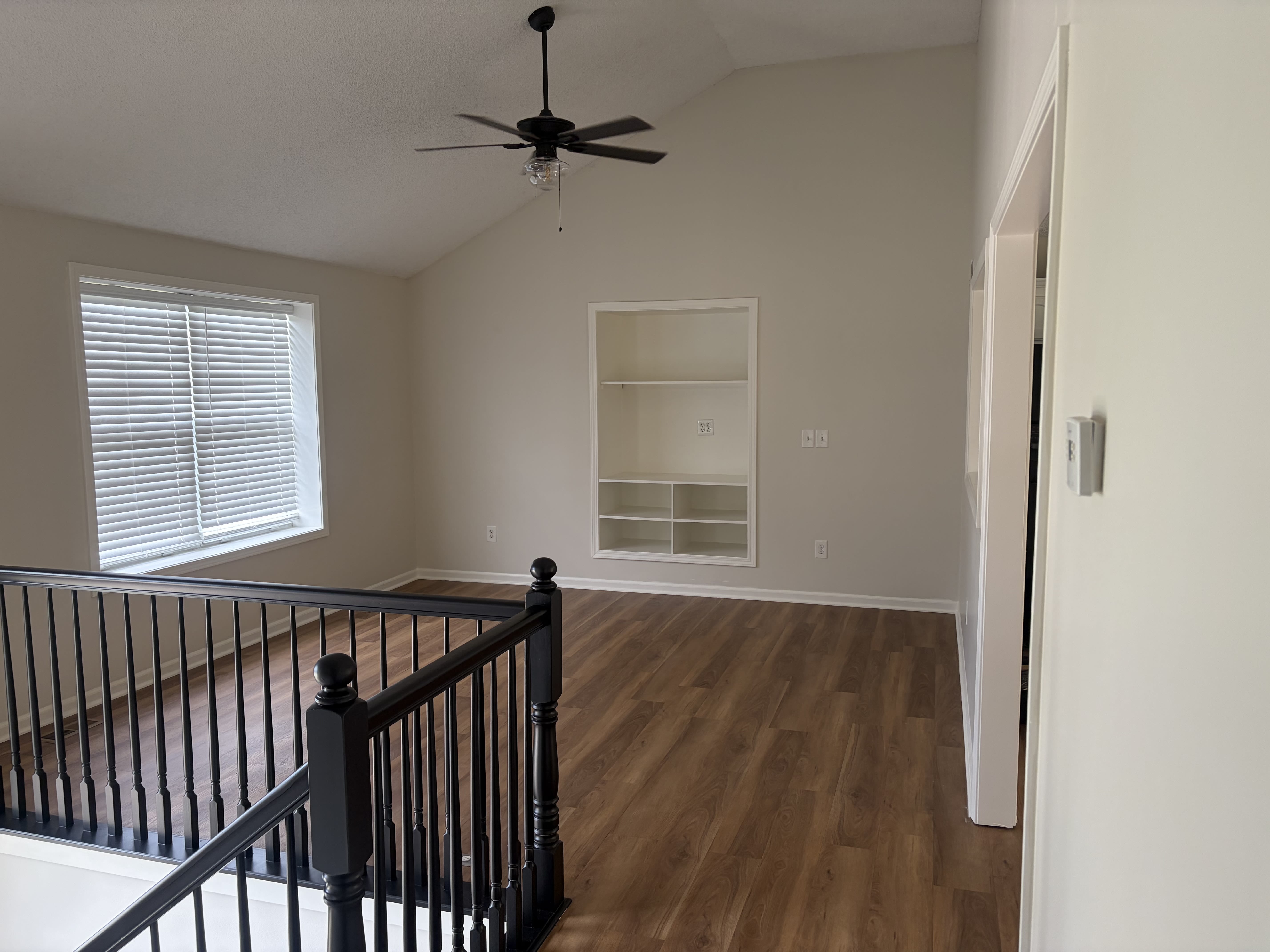 1407 Spruce Dr – photo 4