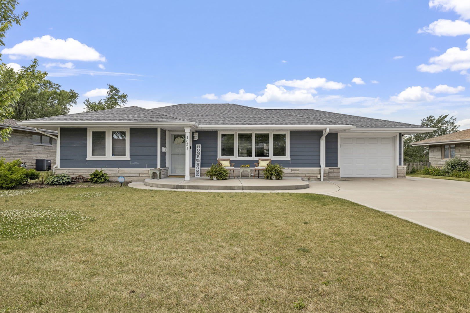 1621 Barthelone Street – photo 1