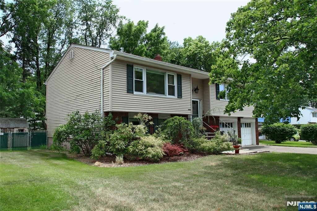 42-05 Naugle Drive – photo 4