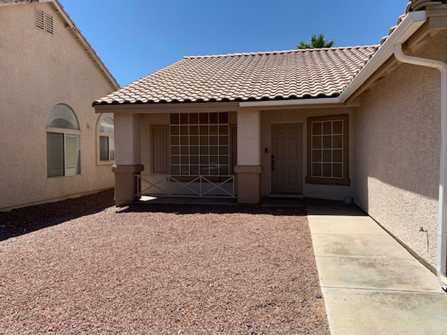 SINGLE STORY WITH A 3 CAR GARAGE IN HENDERSON!!!! – photo 4