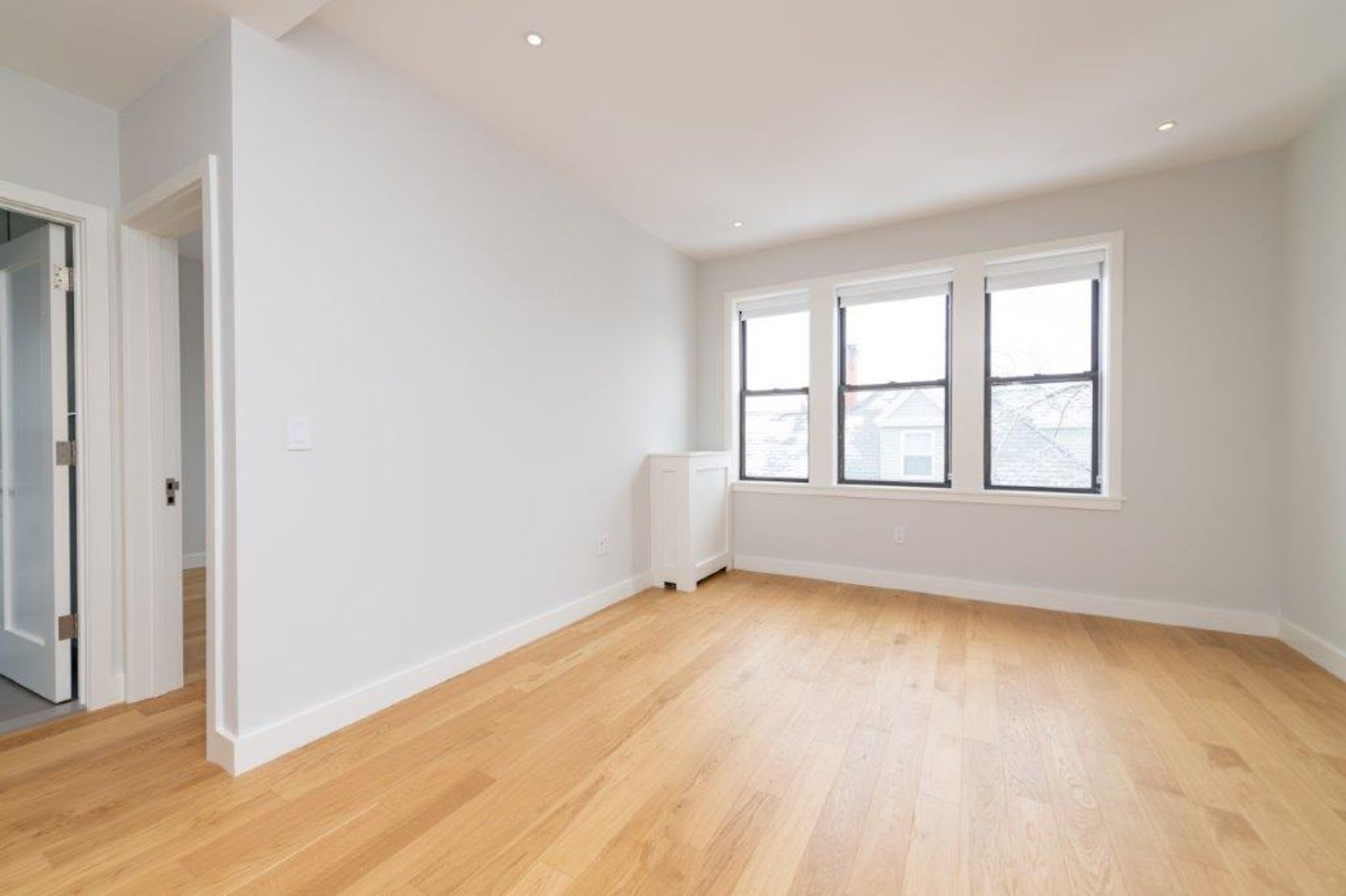 Unique Allston Townhome. Avail NOW or 9/1. Now with Higher Ceili... – photo 1