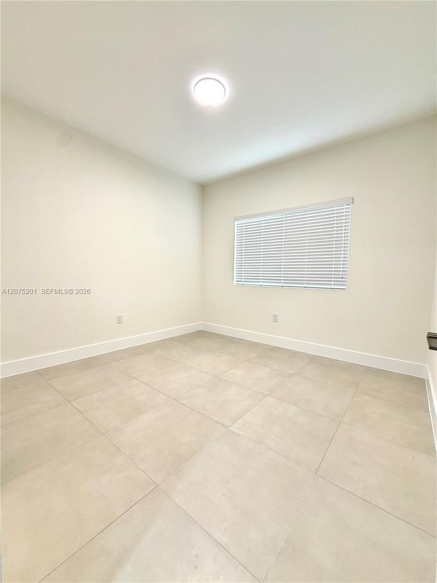310 East 7th Street – photo 5