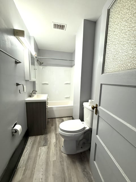 220 East State Street – photo 5