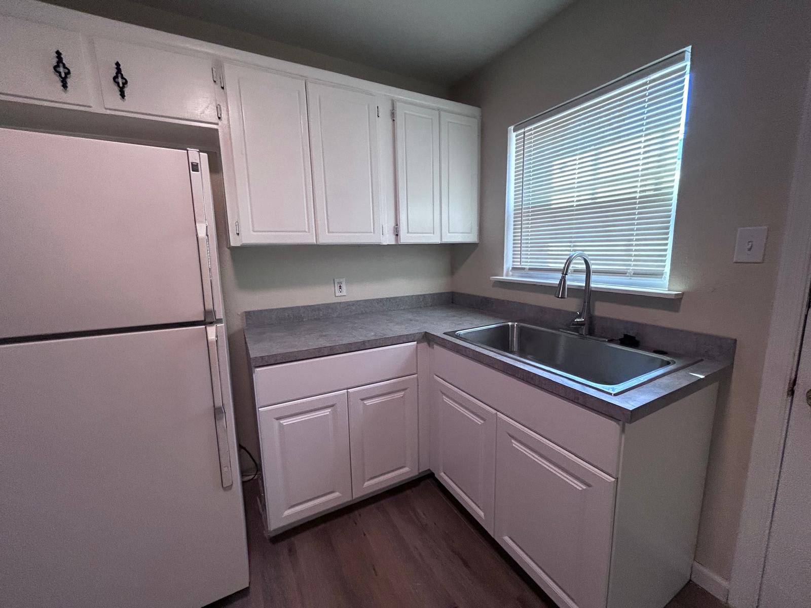 1610 Stewart Street – photo 5