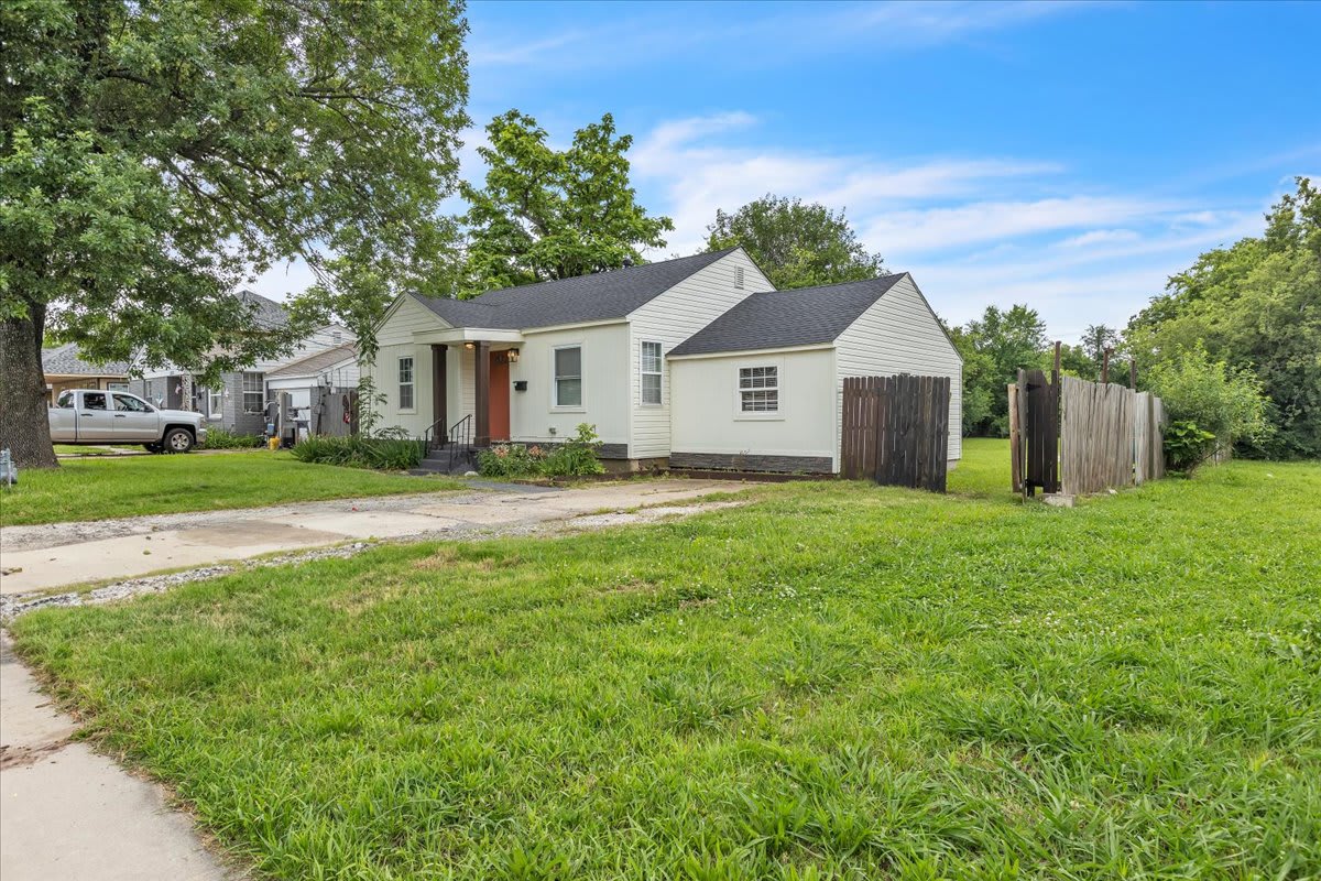 1536 Southwest 52Nd Street – photo 2