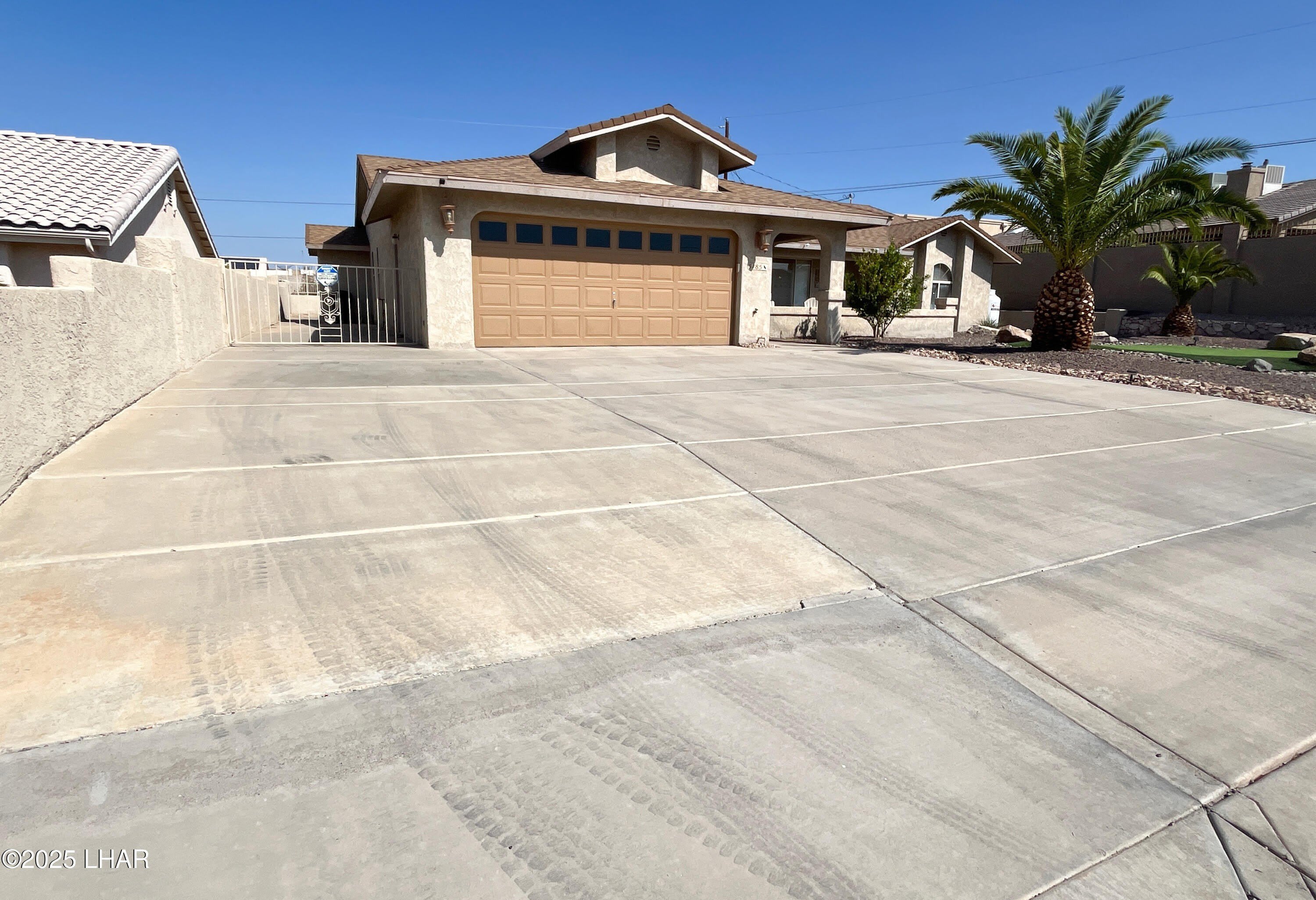3185 Newport Dr – photo 2
