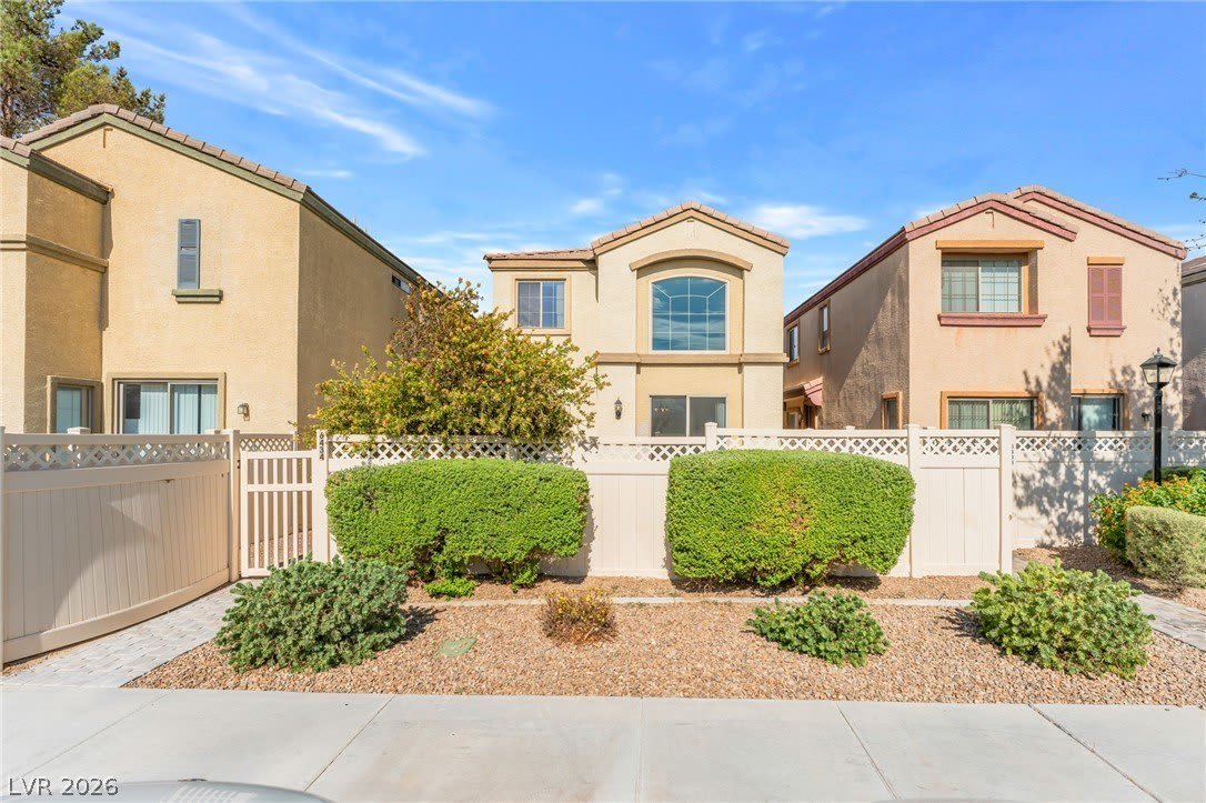 6434 Buttercup Creek Street – photo 1