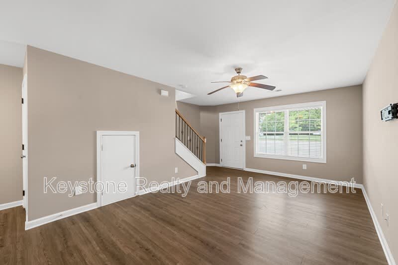301 Landrum Place – photo 5