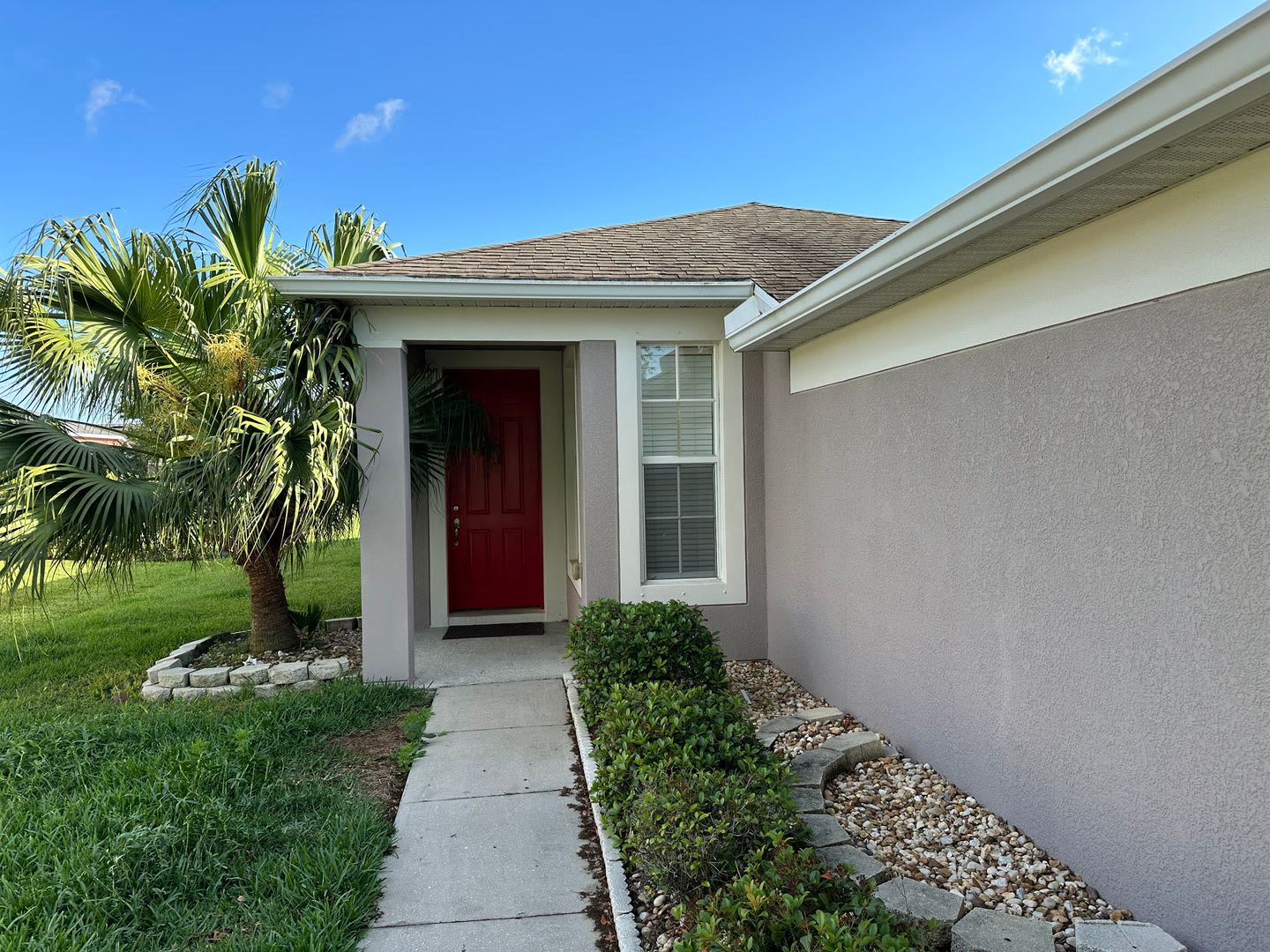 Spacious 3 Bedroom Home With View Of Pond In Backyard – photo 2