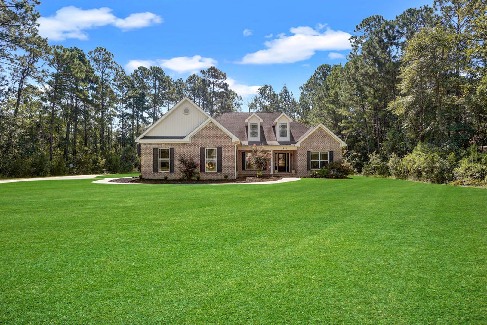 5 Bedroom 3 5 Bath Home In South Effingham – photo 2