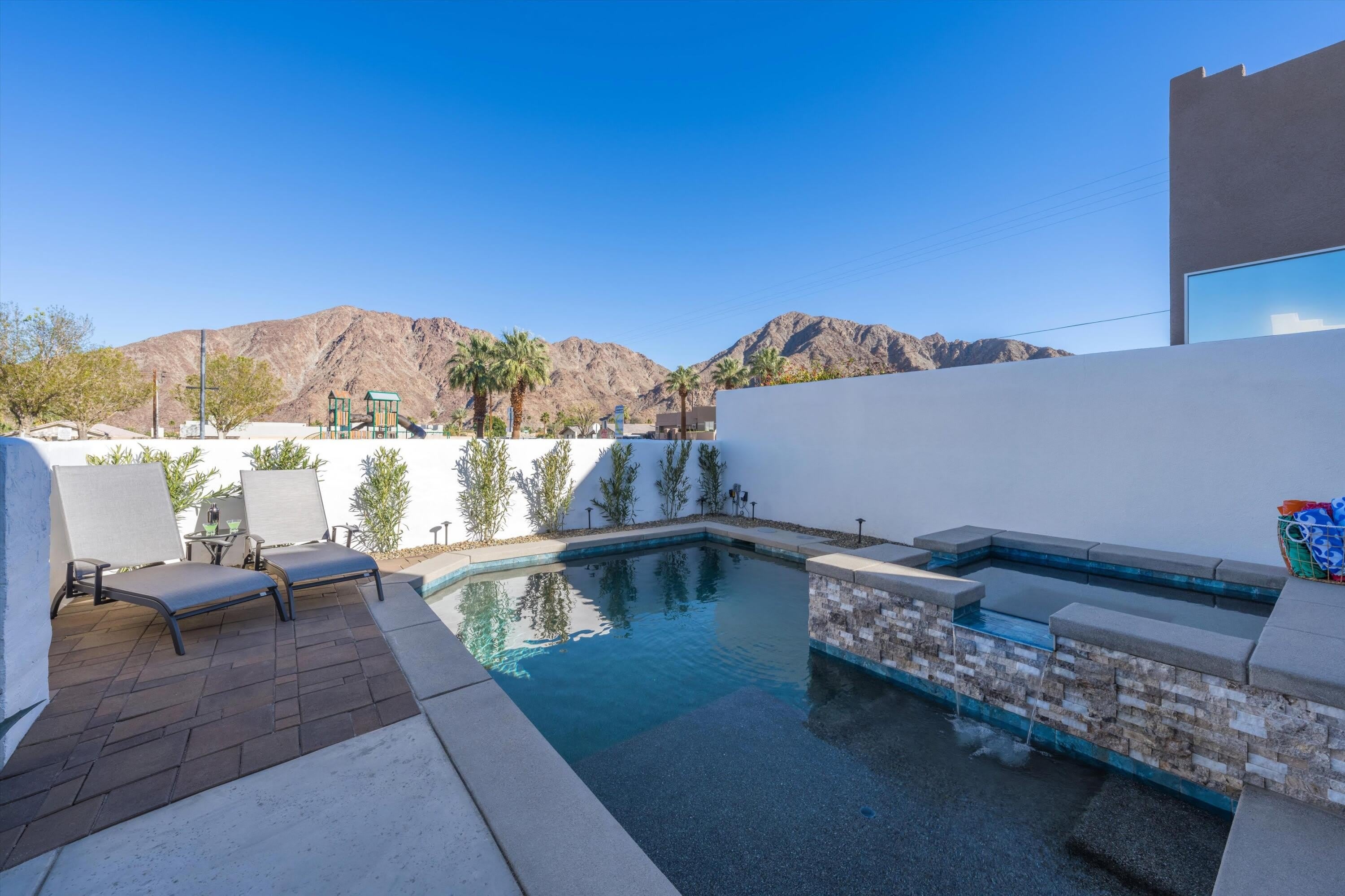 53445 Eisenhower Drive – photo 3