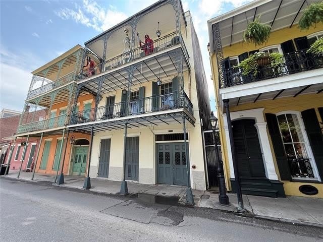 1014 ROYAL Street – photo 1