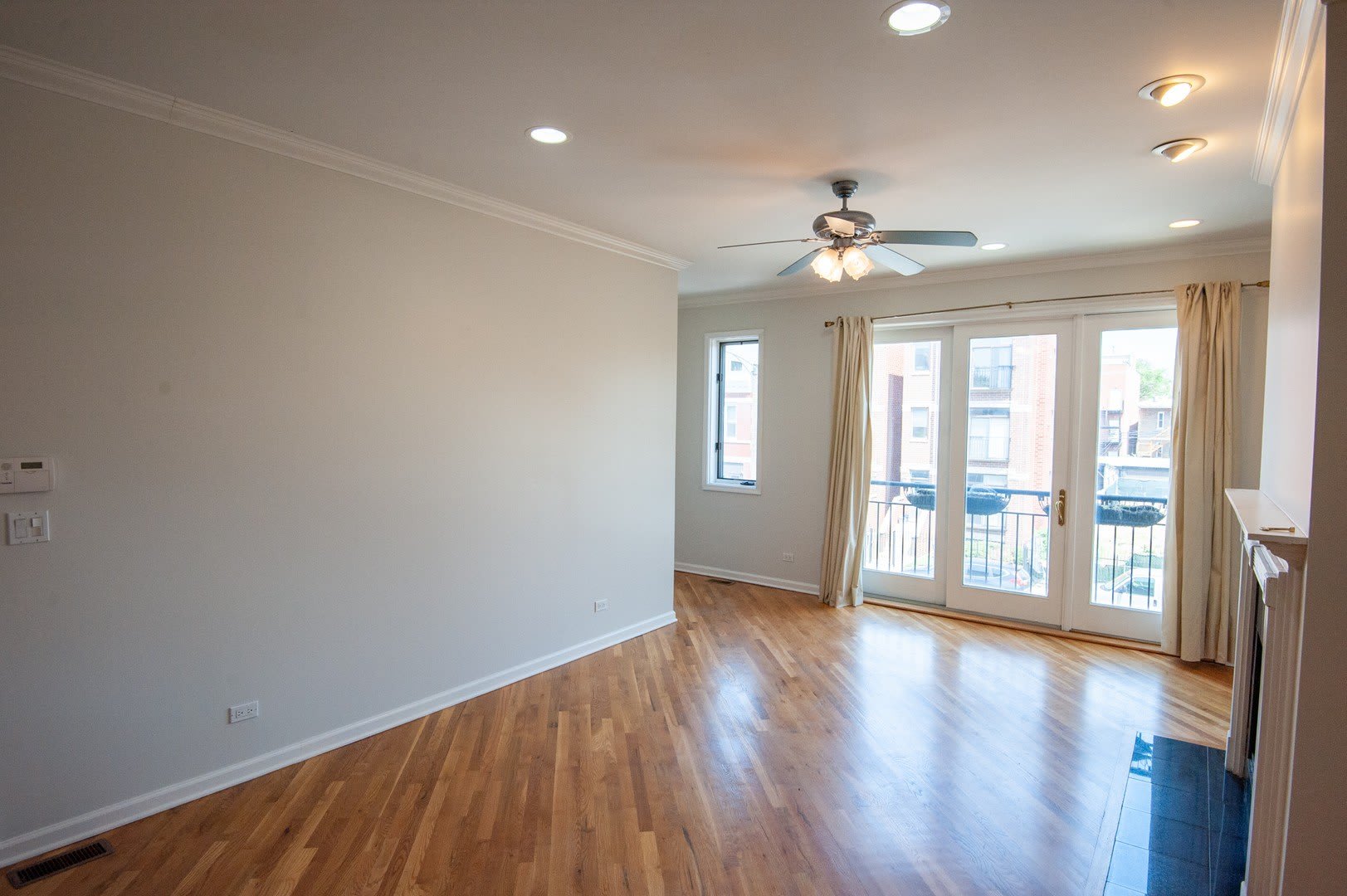 2427 W Augusta Boulevard – photo 3