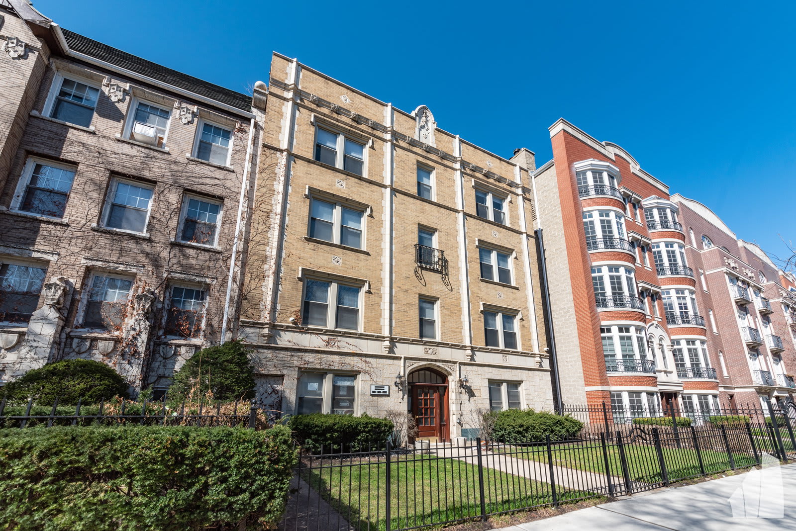 640 West Wrightwood Avenue – photo 3