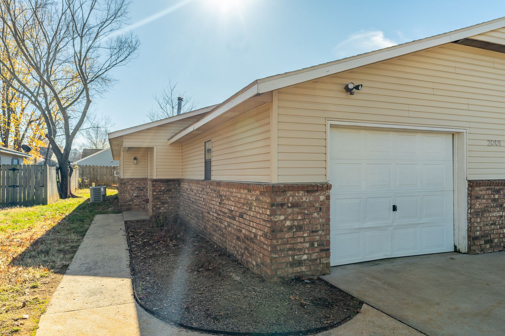 Updated 3-bedroom 1 bath Home in Springdale!! – photo 2
