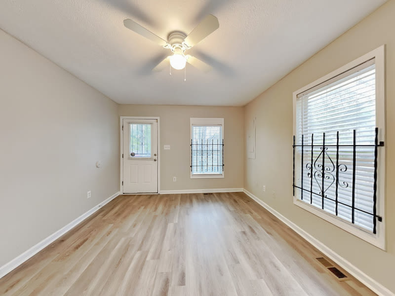 729 Cooper St SW – photo 4