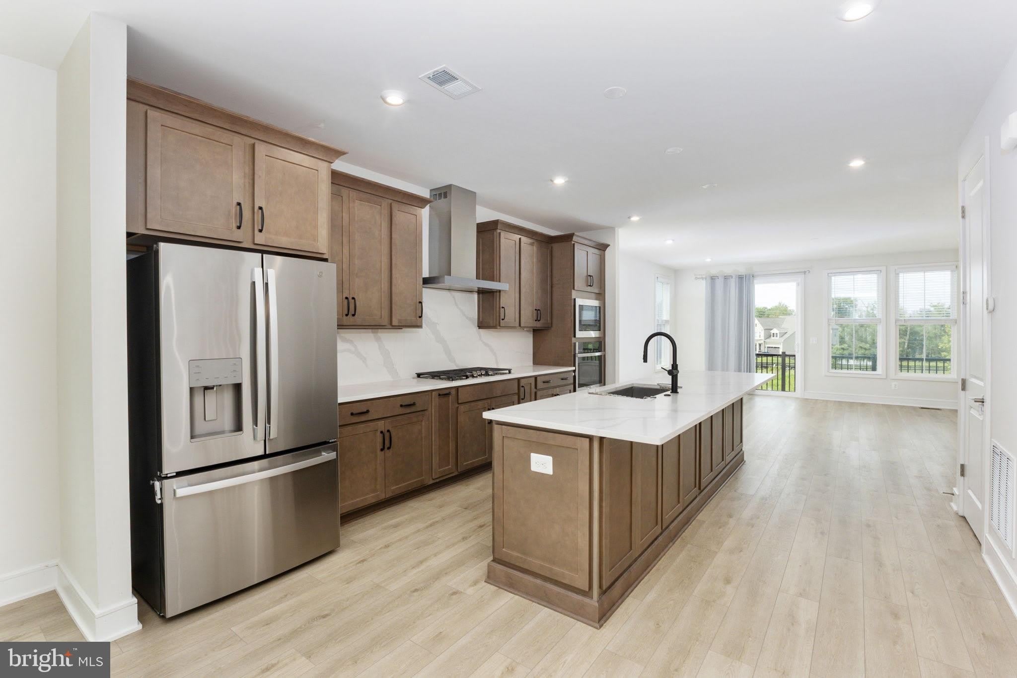 42086 PICASSO Square – photo 5