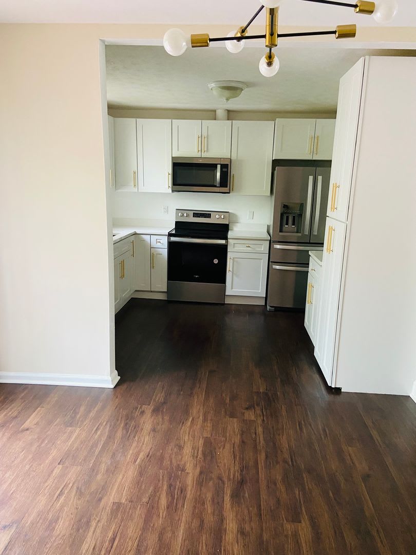 3 bedrooms /2 bath Condo Available Now – photo 4