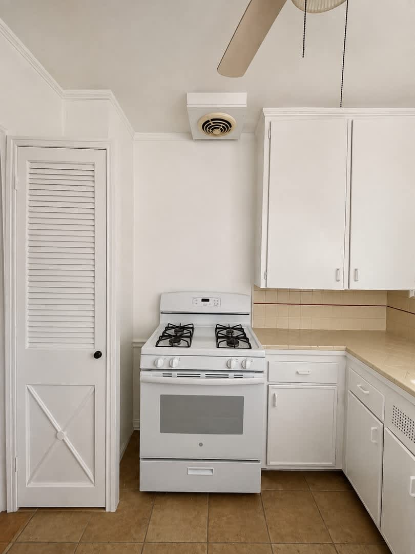 10370a – photo 4