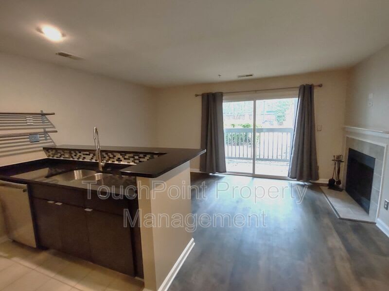 505 N Graham St – photo 5