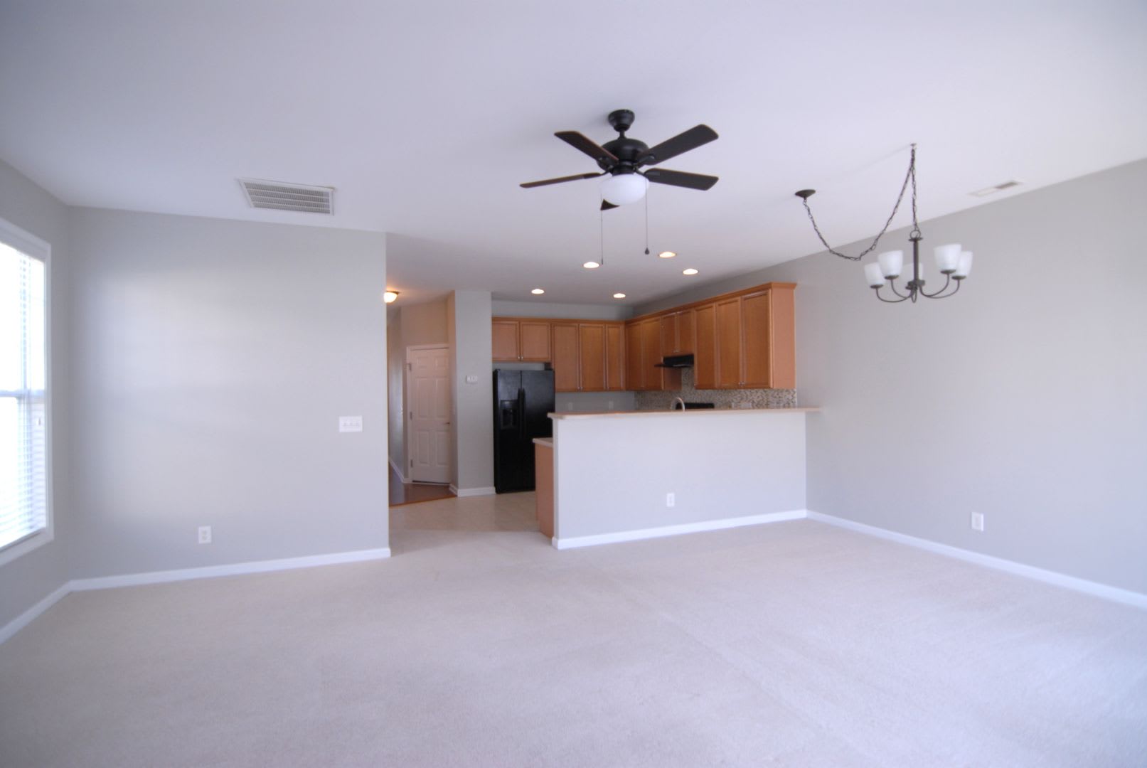 Resort Style Living 3 Bedroom 2 5 Bath Townhouse At Macintosh On The Lake West Of Burlington W 1 Car Garage – photo 4