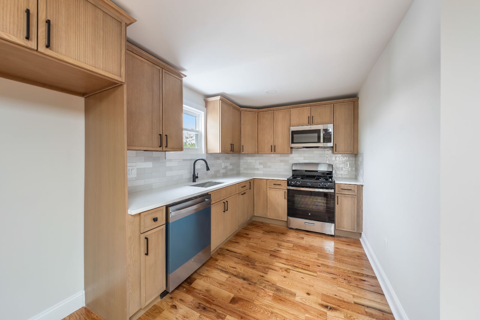 18 Taylor Street – photo 3