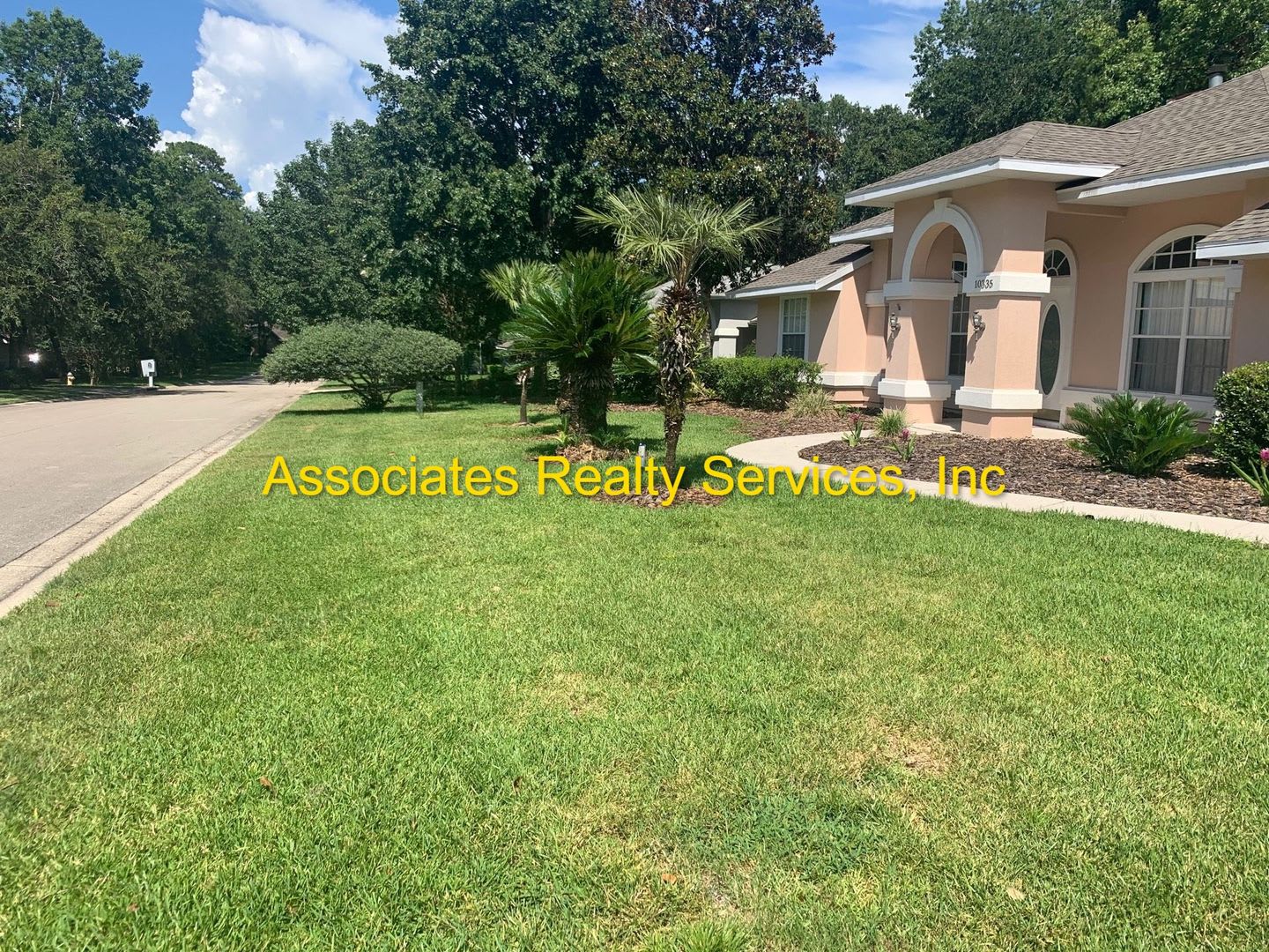 Extra Large 4/3 in Broadmoor!!! SUBLEASE through July 2027. – photo 2